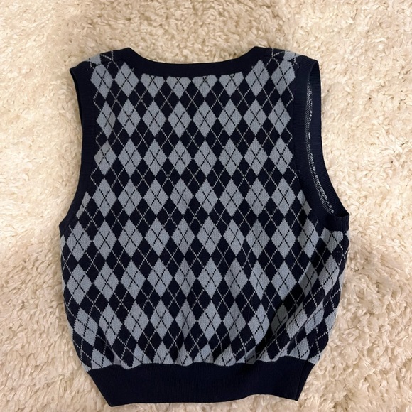 Aritzia Sunday Best checkered sweater vest - Picture 4 of 4